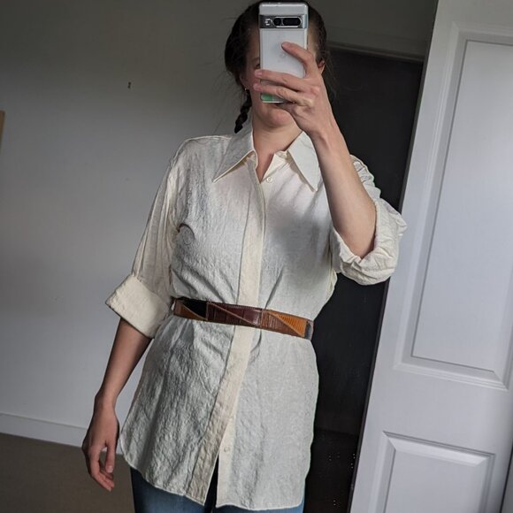 Off-white long-sleeve shirt with a monochromatic floral pattern - Picture 5 of 12